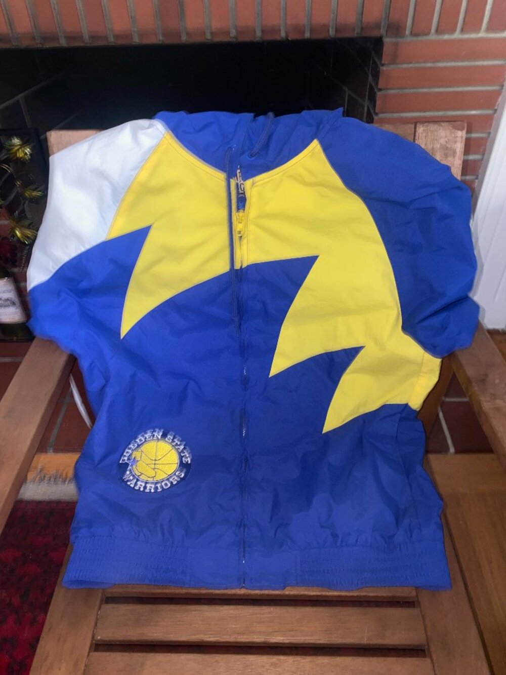 Mitchell and Ness shark tooth size medium Golden State Warriors